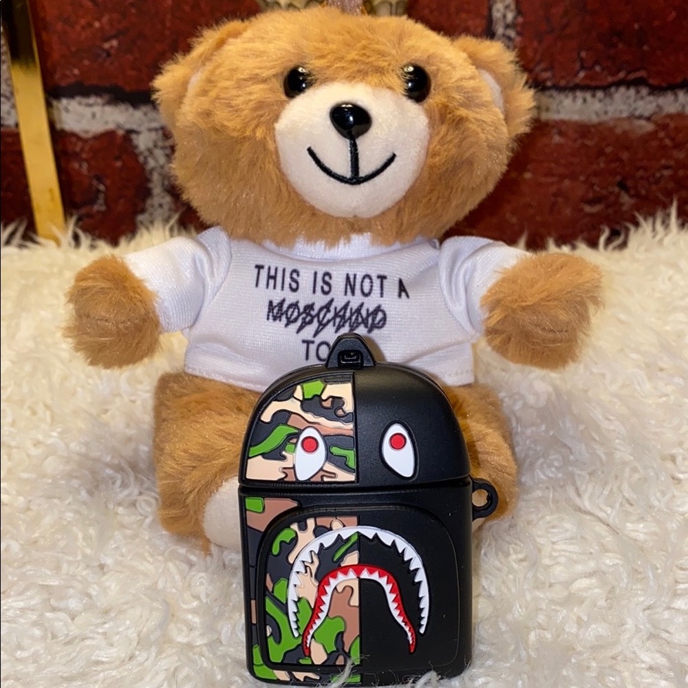 Camo Shark Backpack Airpods 1/2 Case